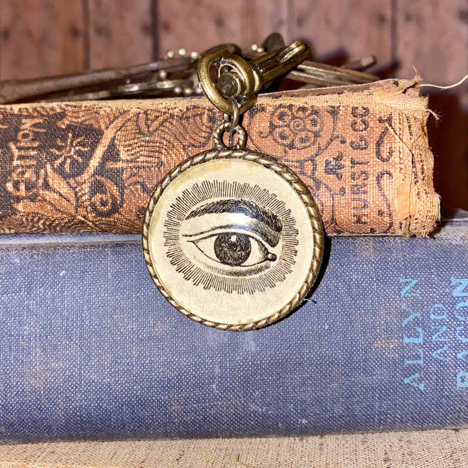 Vintage Eye Keychain